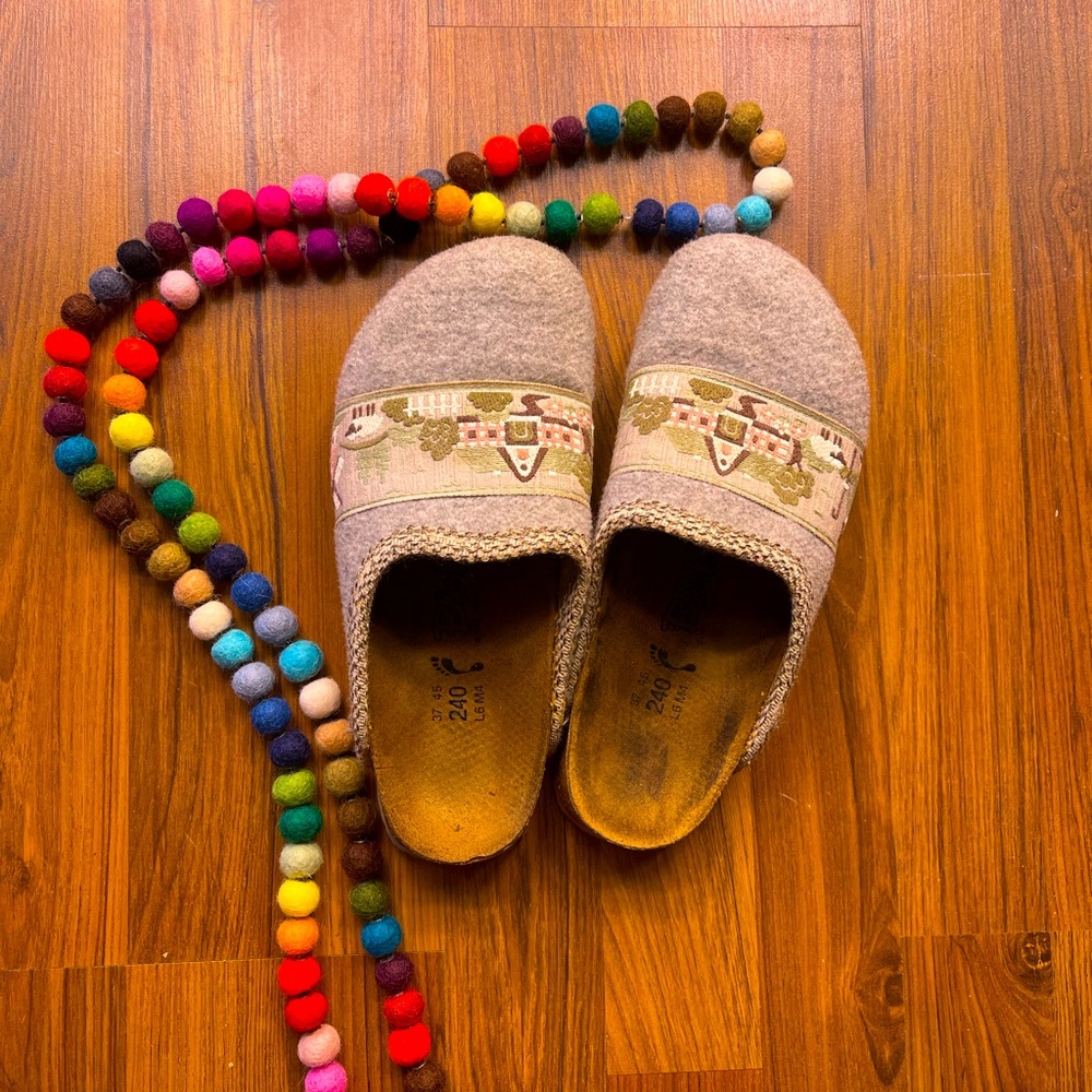 Birkenstock Birki’s 36 size 6 wool clogs